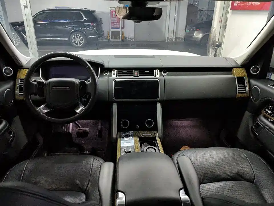 Land Rover Range Rover — миниатюра 9