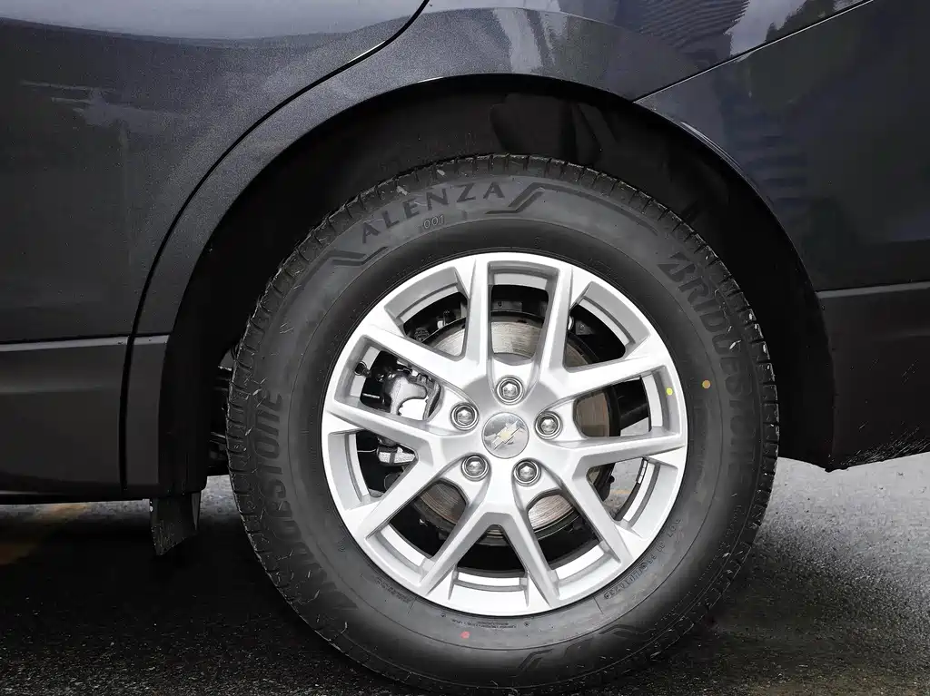 Chevrolet Equinox — миниатюра 9