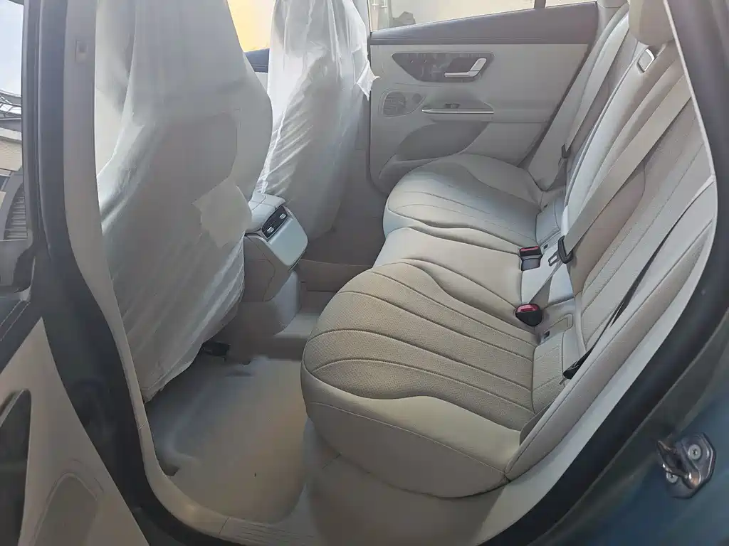 Mercedes-Benz EQE — миниатюра 12