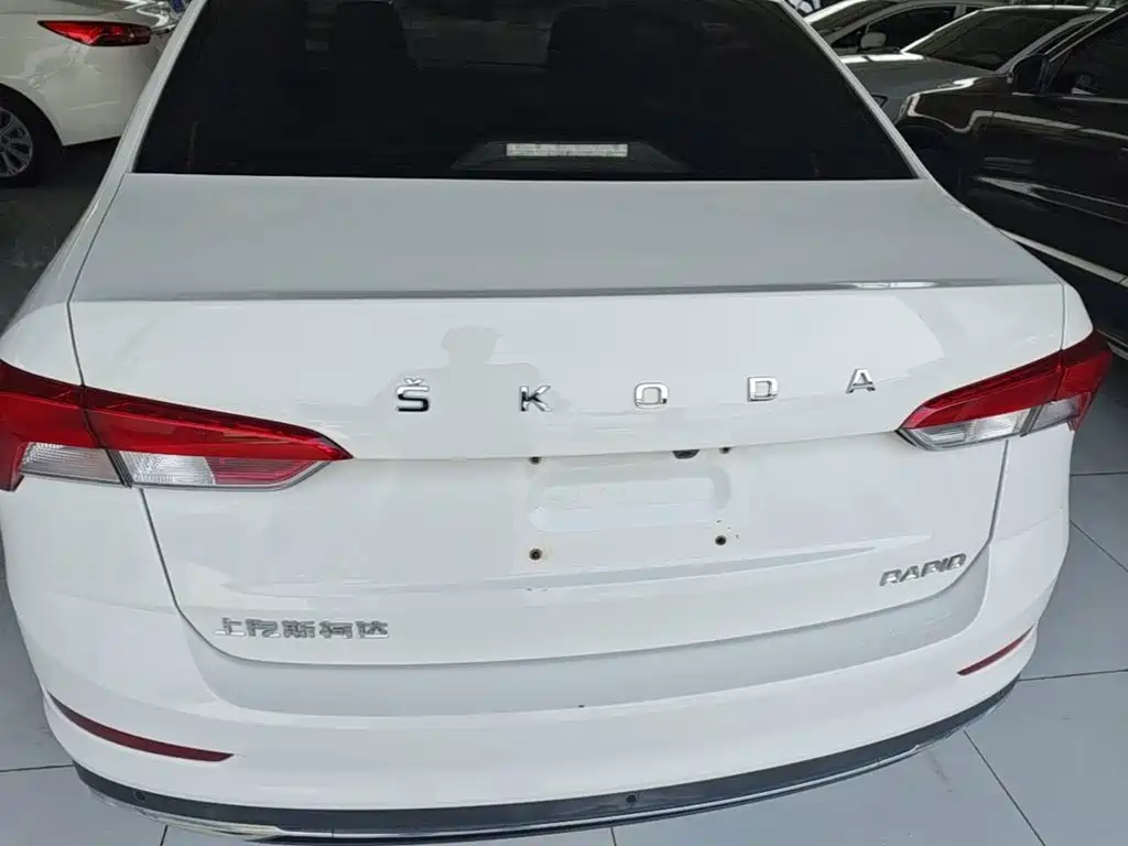 Skoda Rapid — миниатюра 6