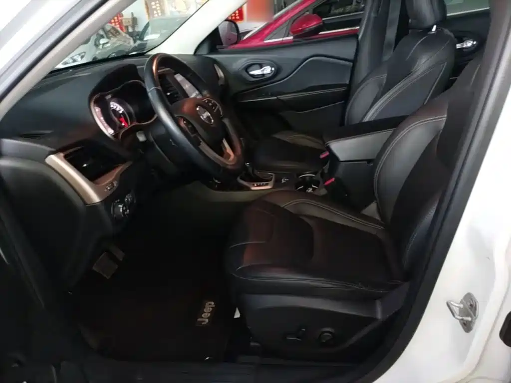 Jeep Cherokee — миниатюра 15