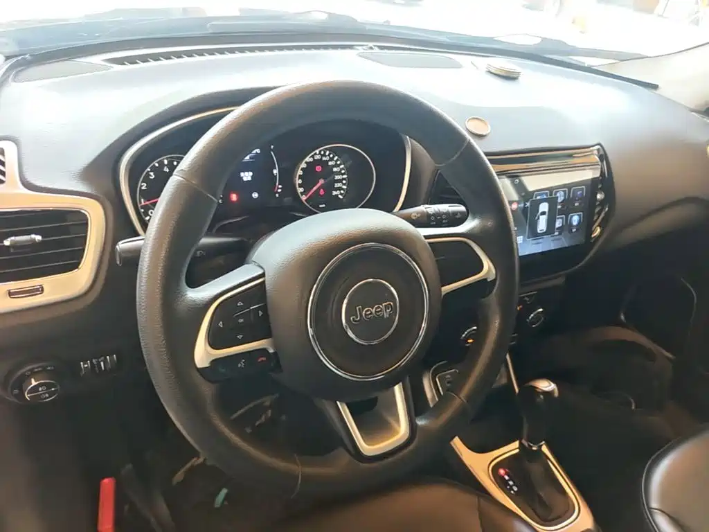 Jeep Compass — миниатюра 11