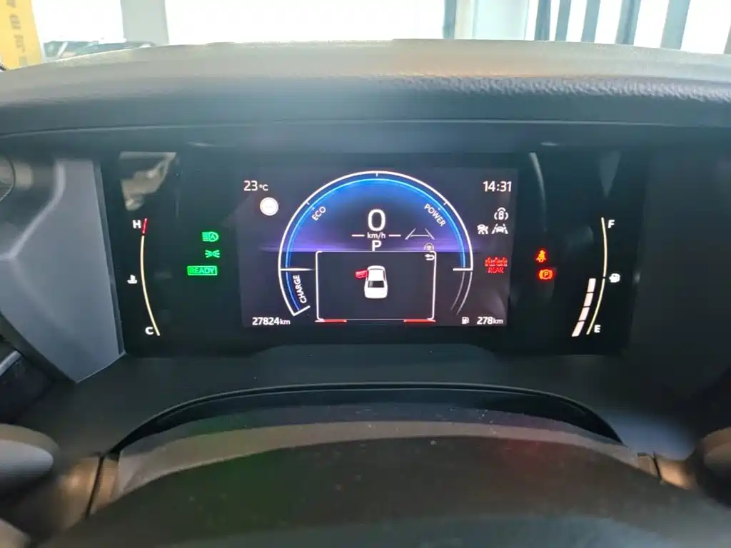 Toyota Camry — миниатюра 8