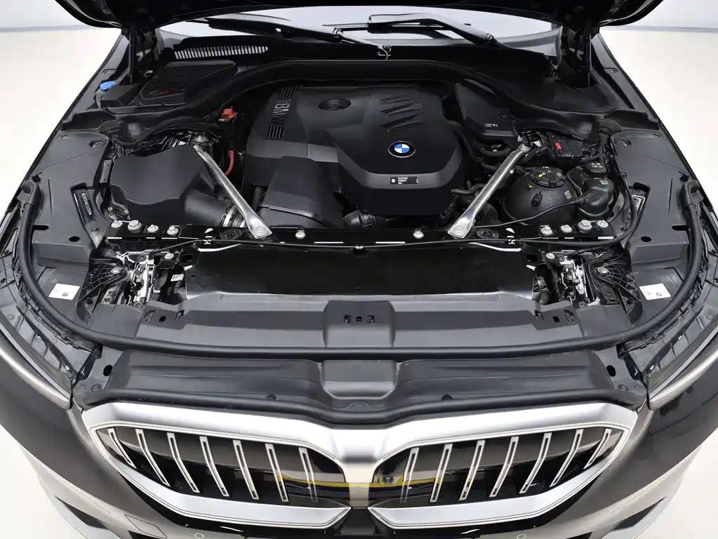 BMW 5 Series — миниатюра 15