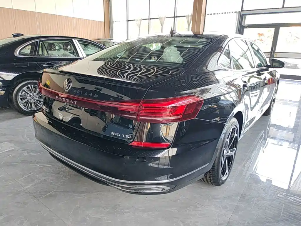 Volkswagen Passat 2026 380TSI