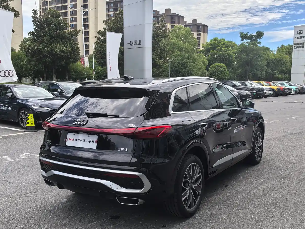 Audi Q5L 2026 Черный из Китая