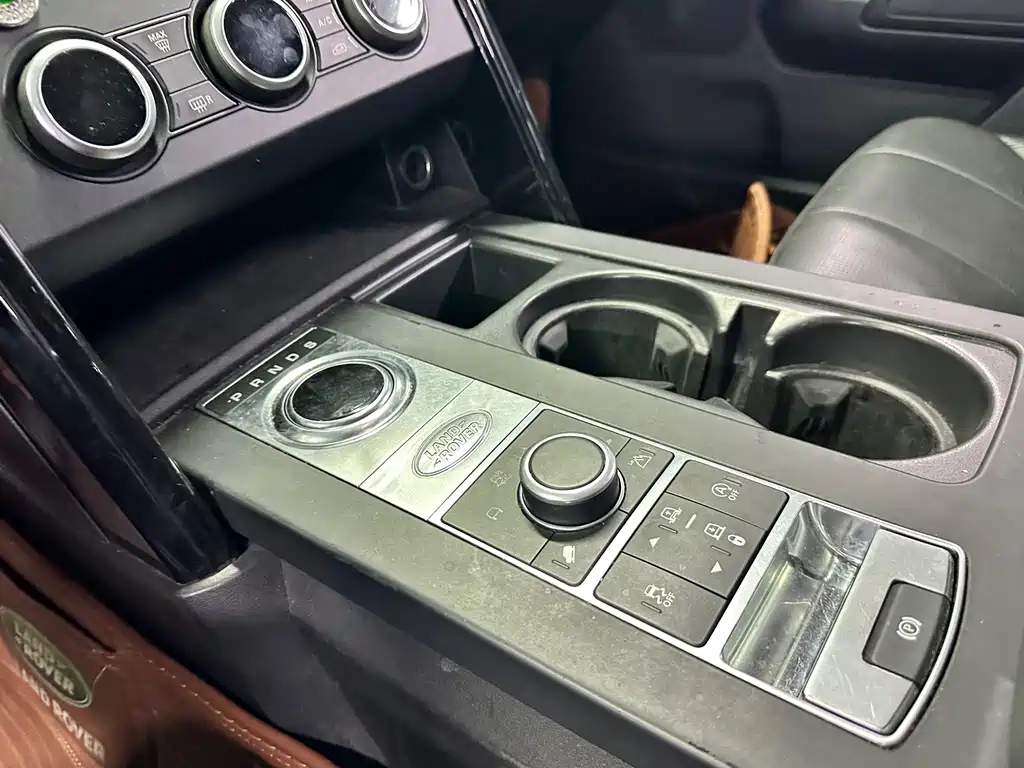 Land Rover Discovery — миниатюра 6