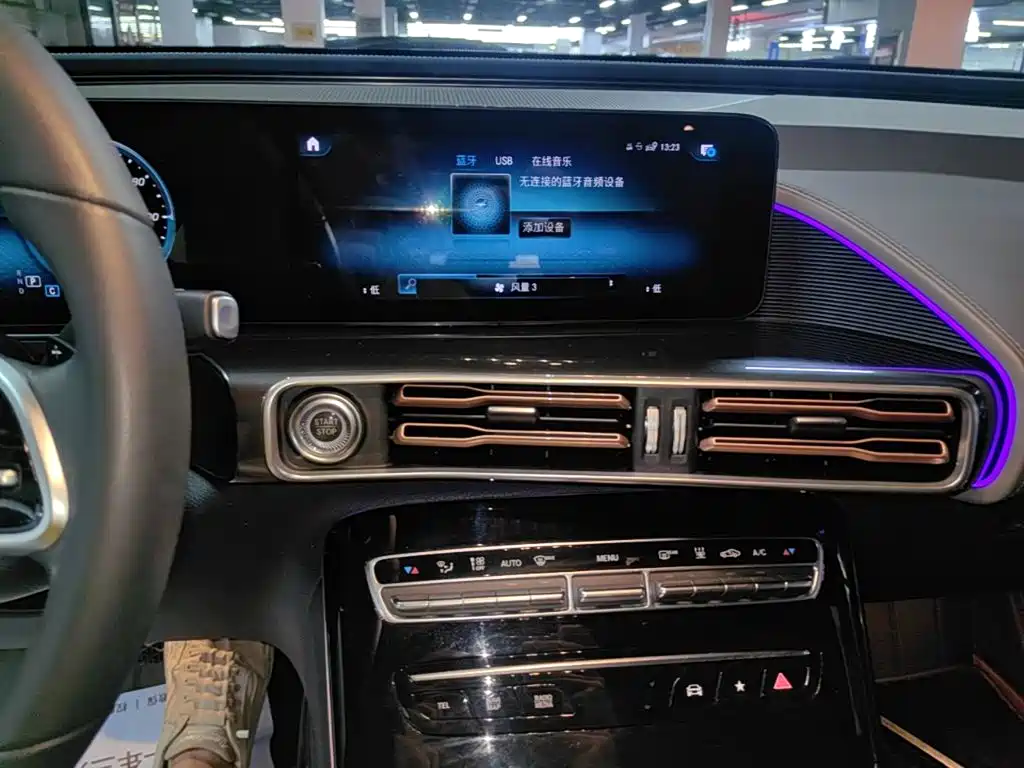 Mercedes-Benz EQC — миниатюра 13