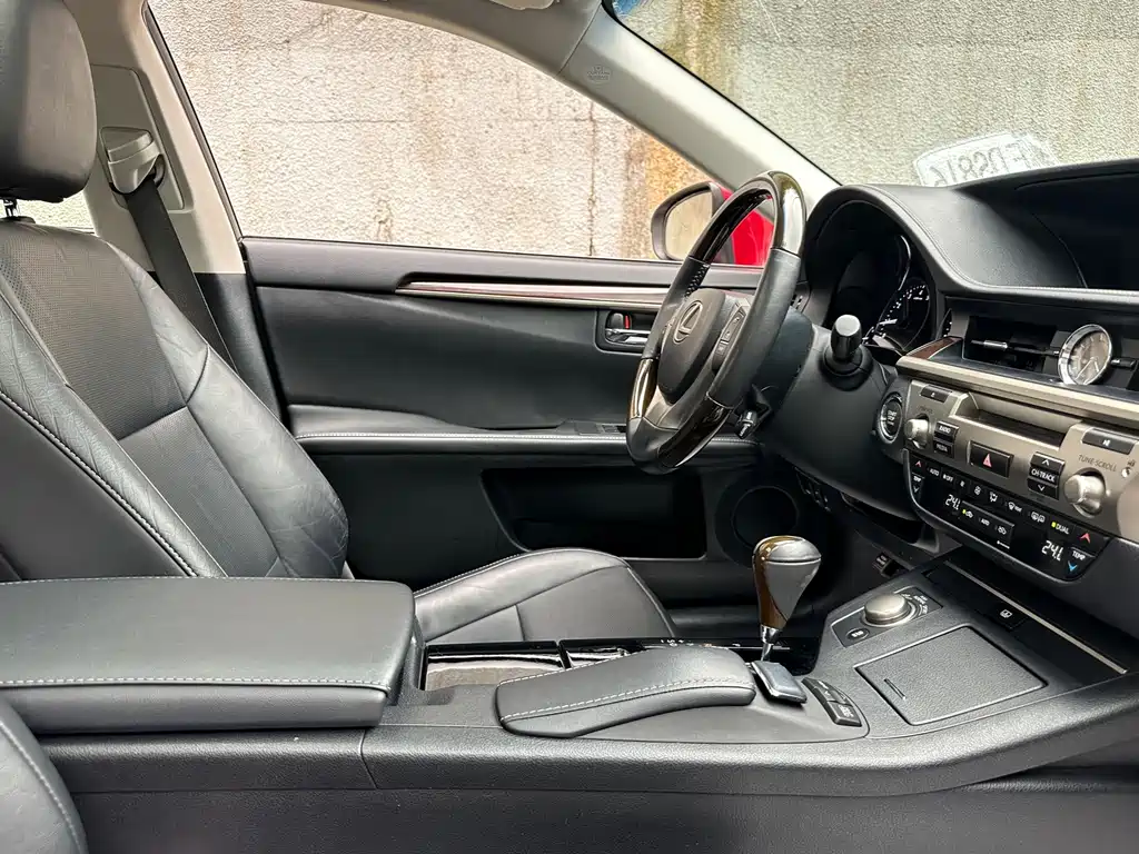 Lexus ES — миниатюра 26