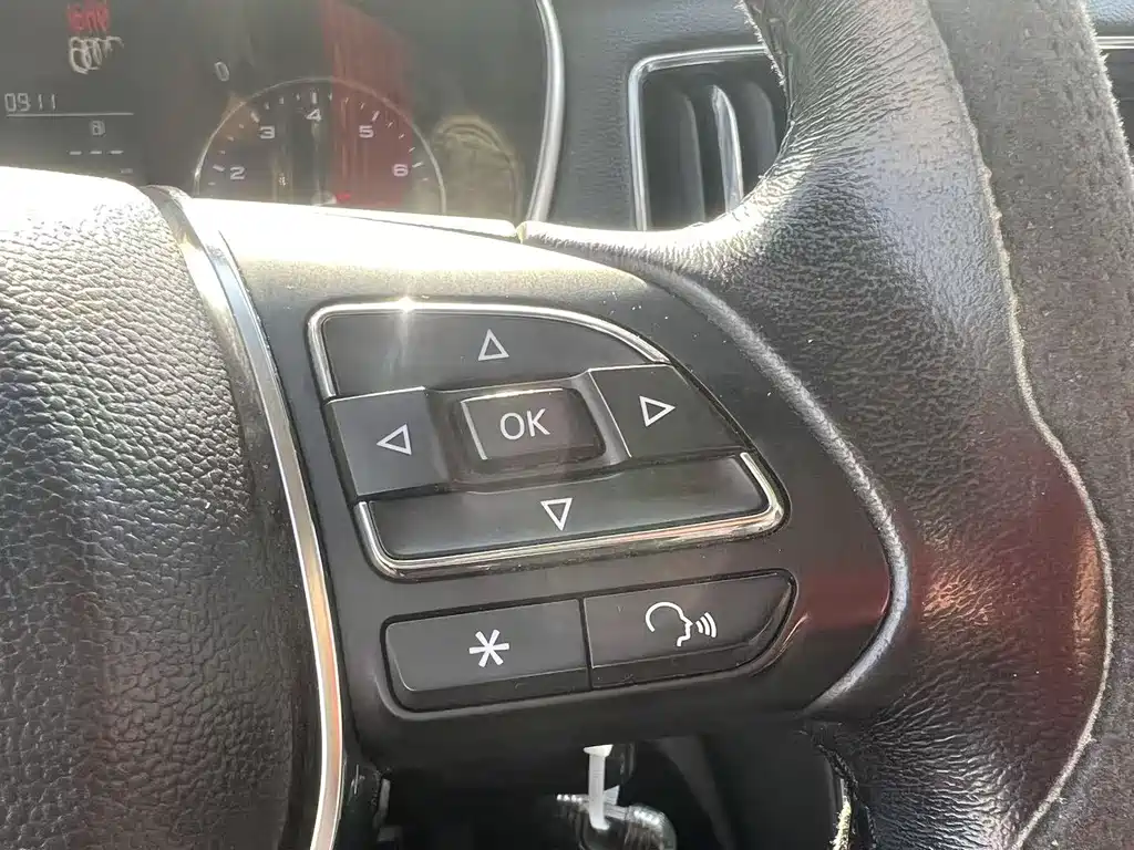 Roewe RX5 — миниатюра 11
