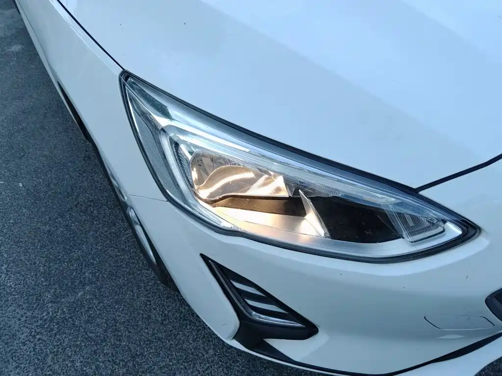 Ford Focus — миниатюра 7