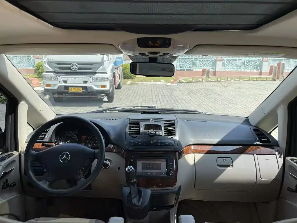 Mercedes-Benz Viano — миниатюра 17