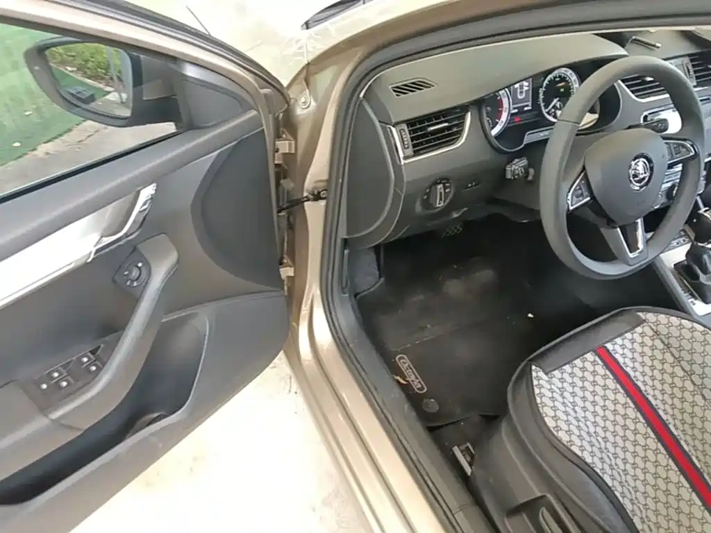 Skoda Octavia — миниатюра 23