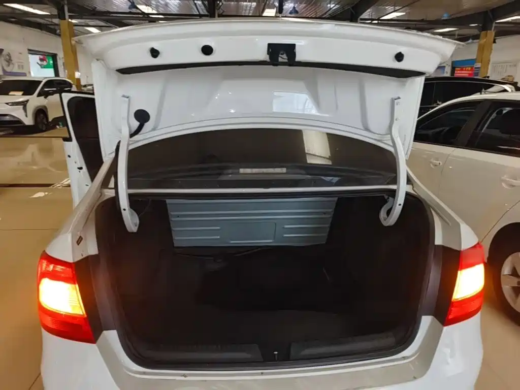 Skoda Rapid — миниатюра 19