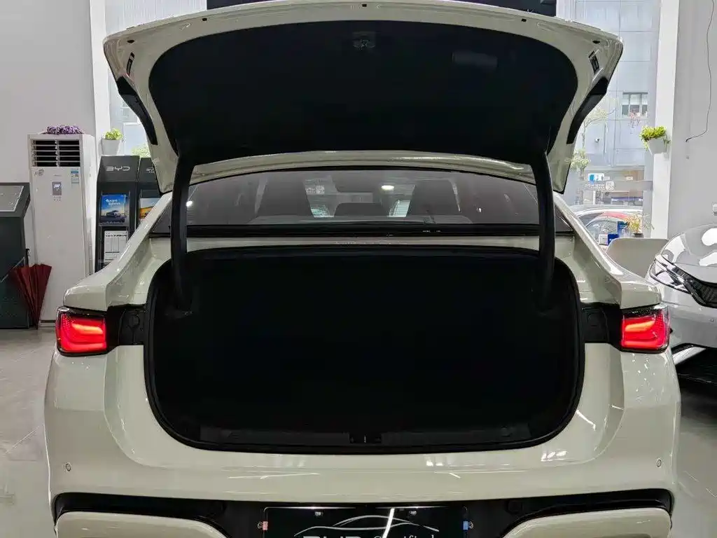 BYD SEAL 06 NEW ENERGY