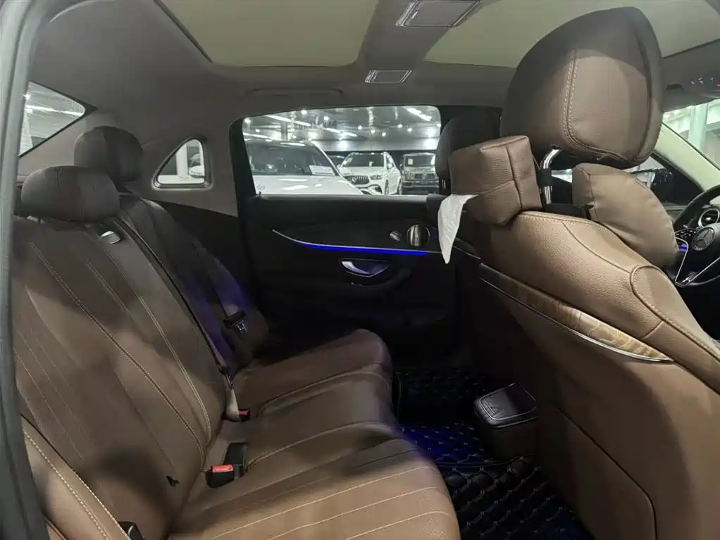 Mercedes-Benz E-Class — миниатюра 16