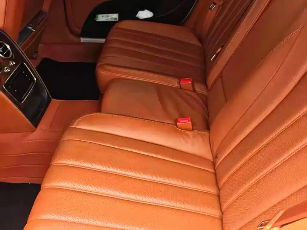Bentley Flying Spur — миниатюра 5