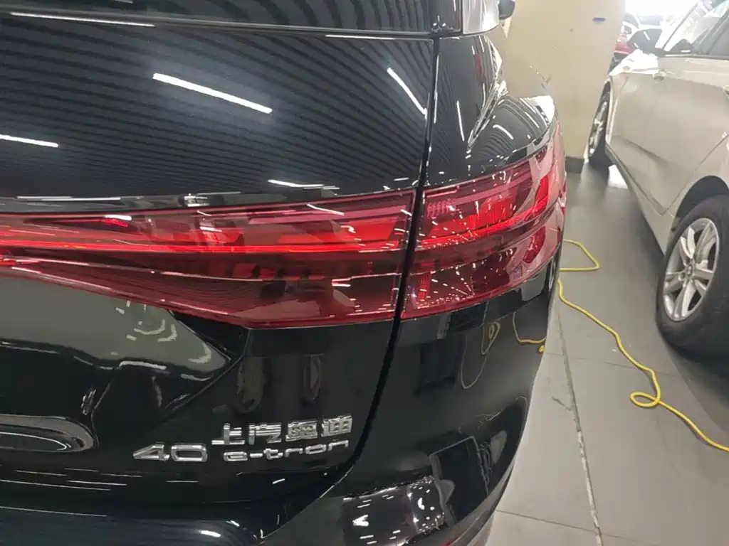 Audi Q5 e-tron — миниатюра 8