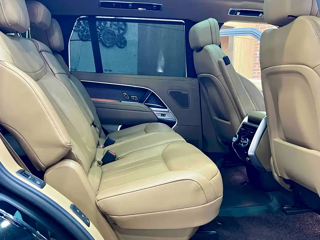 Land Rover Range Rover 2023 3.0 L6 400PS мест Long Wheelbase
