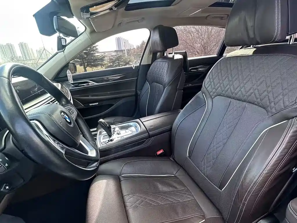 BMW 7 Series 7 2016 740Li Lead