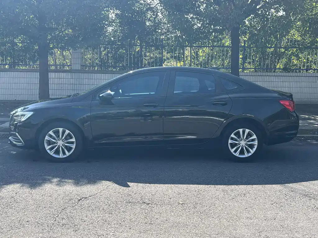 Buick Verano — миниатюра 8