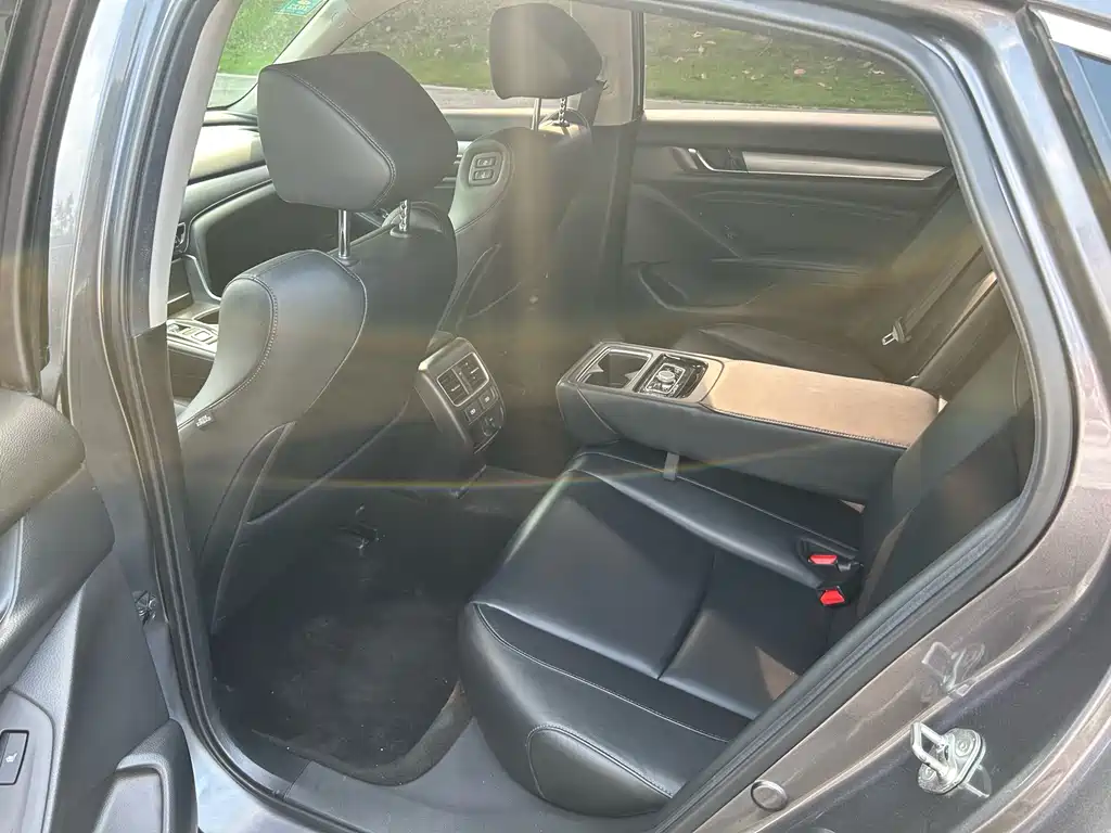 Honda Accord — миниатюра 11
