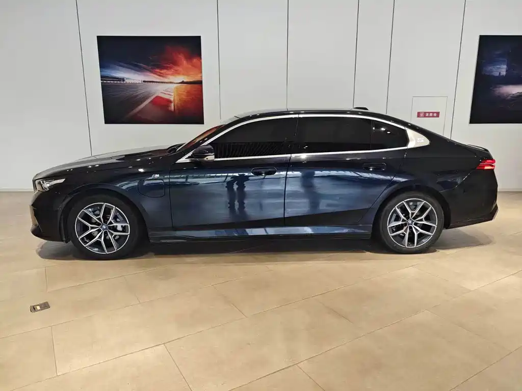 BMW i5 — миниатюра 4