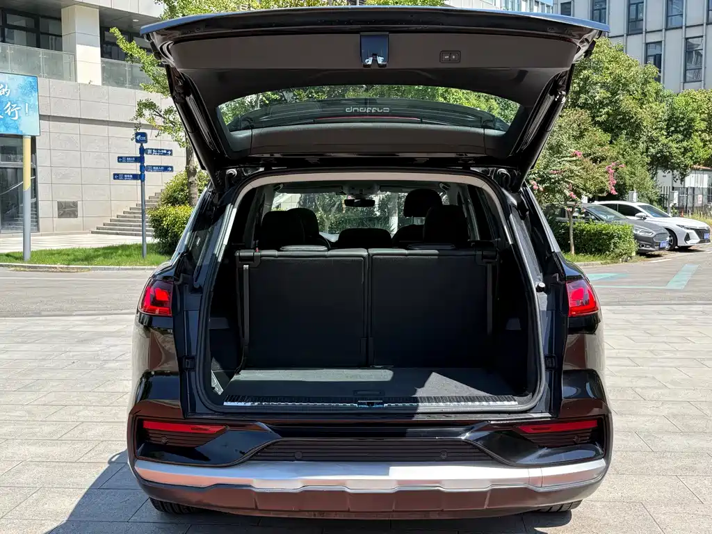 Audi Q6 — миниатюра 12