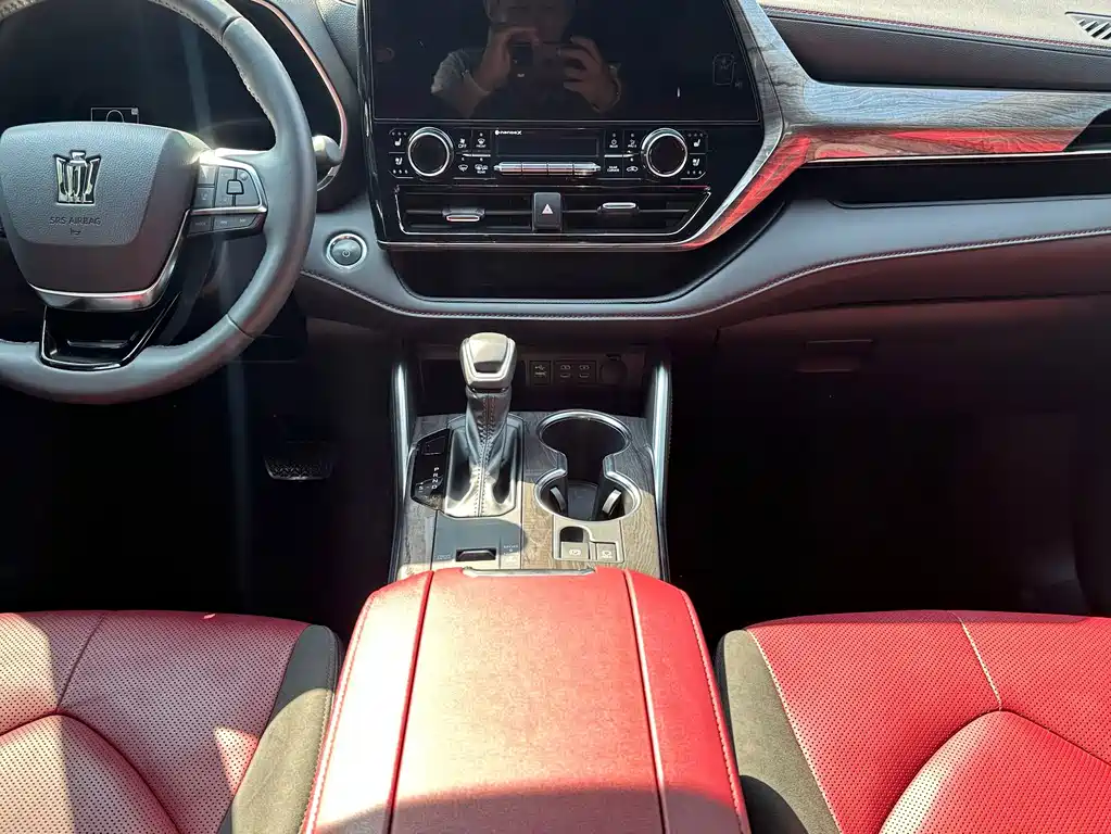 Toyota Crown Kluger — миниатюра 8