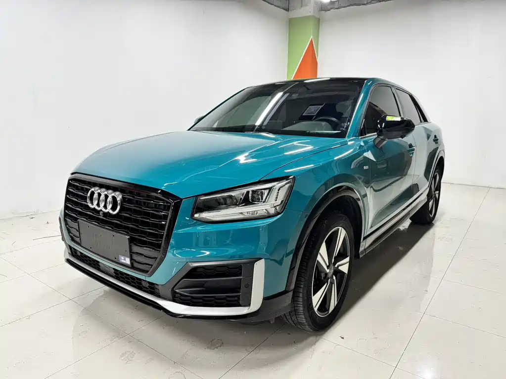 AUDI  Q2L