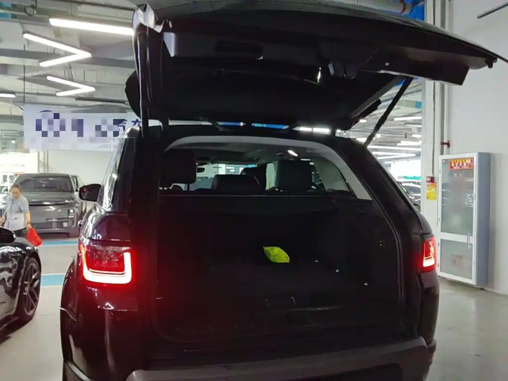Land Rover Sport PHEV — миниатюра 19