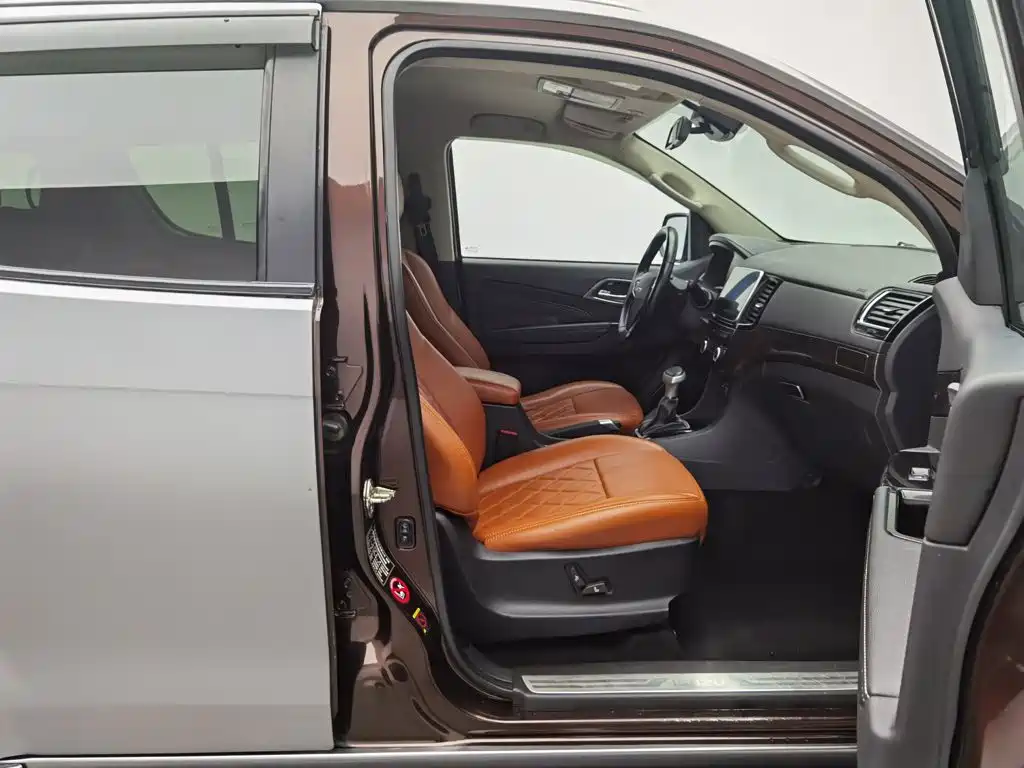 Isuzu MU-X — миниатюра 23