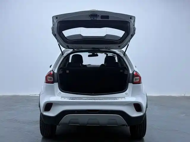 Geely Vision X3 — миниатюра 12
