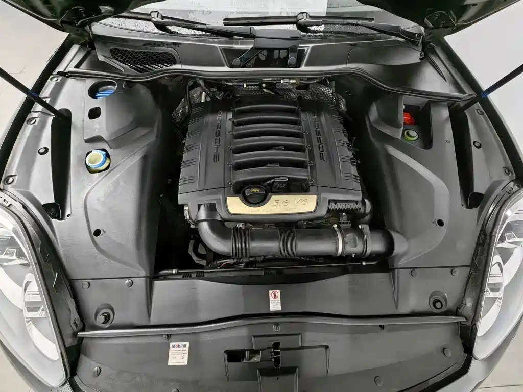 Porsche Cayenne — миниатюра 6