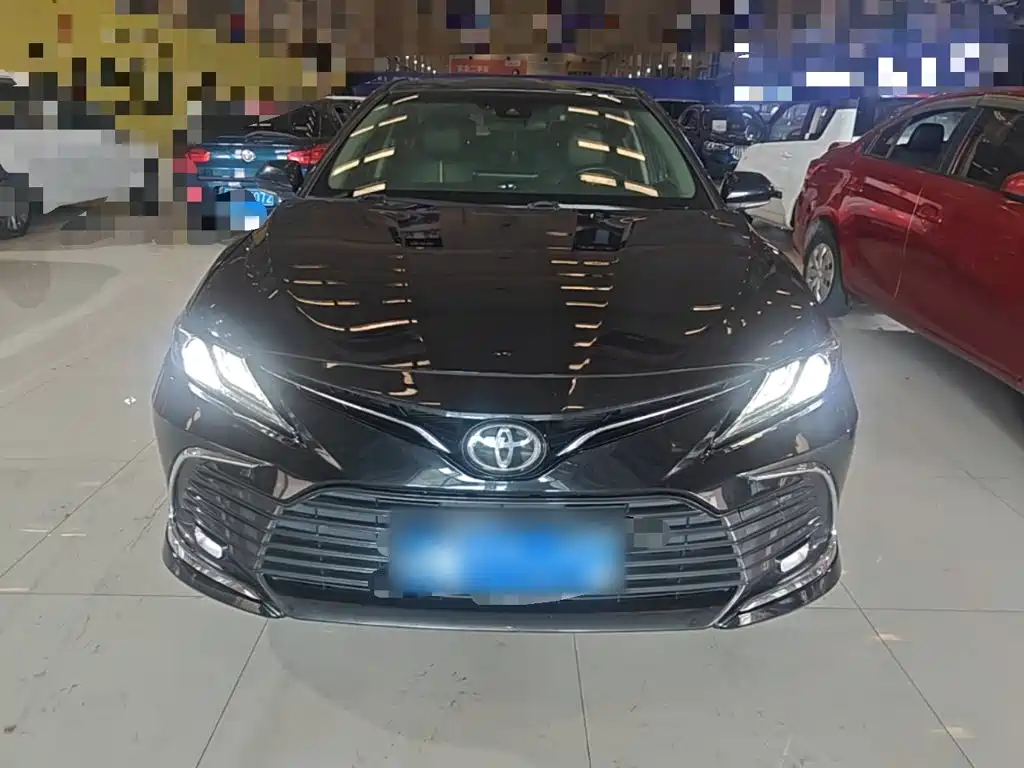 Toyota Camry — миниатюра 3