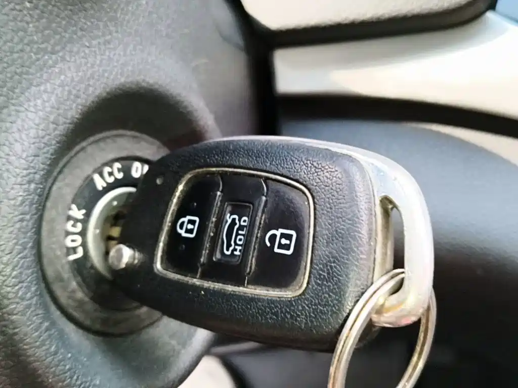 Hyundai Elantra — миниатюра 9
