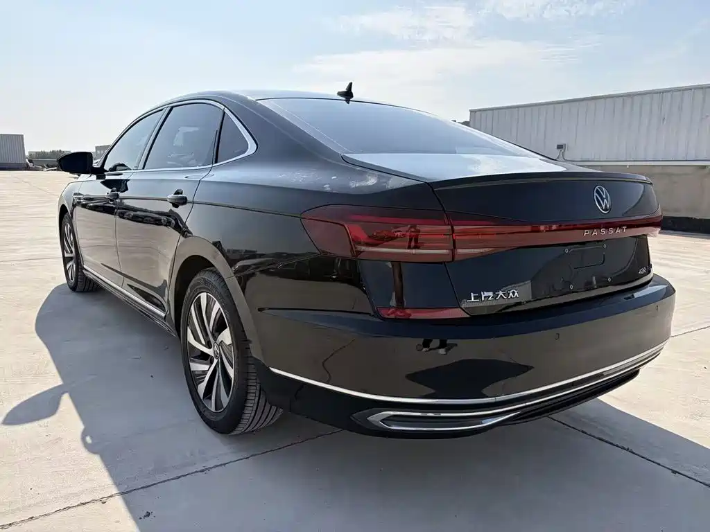Volkswagen Passat PHEV — миниатюра 8
