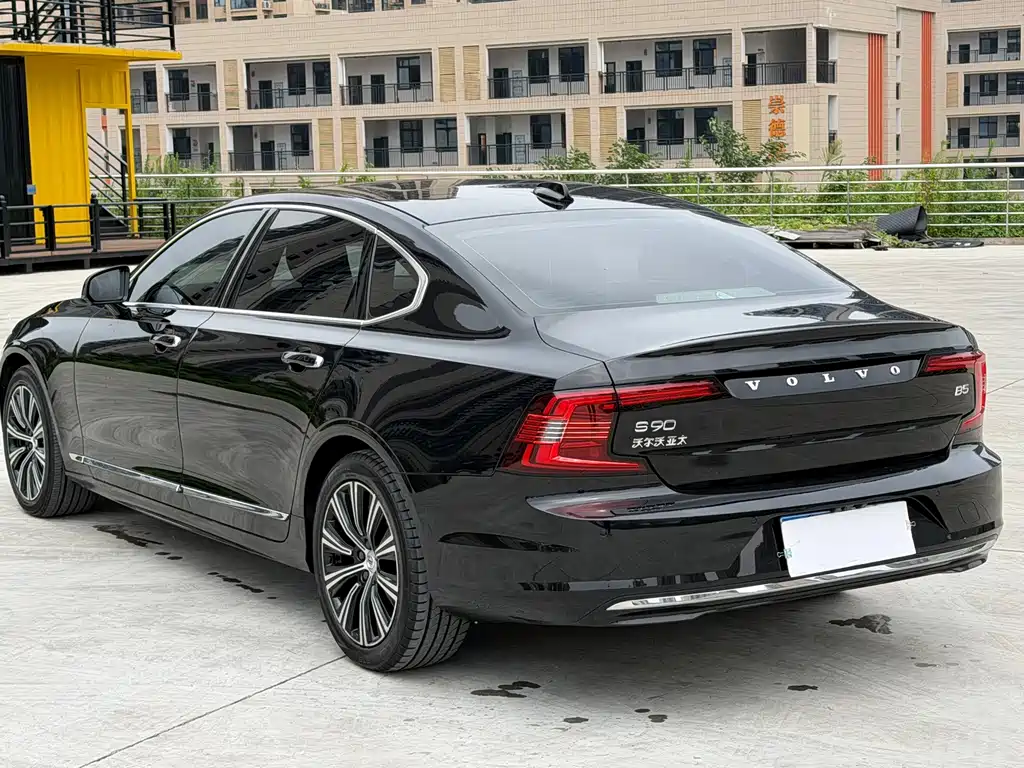 Volvo S90 — миниатюра 4