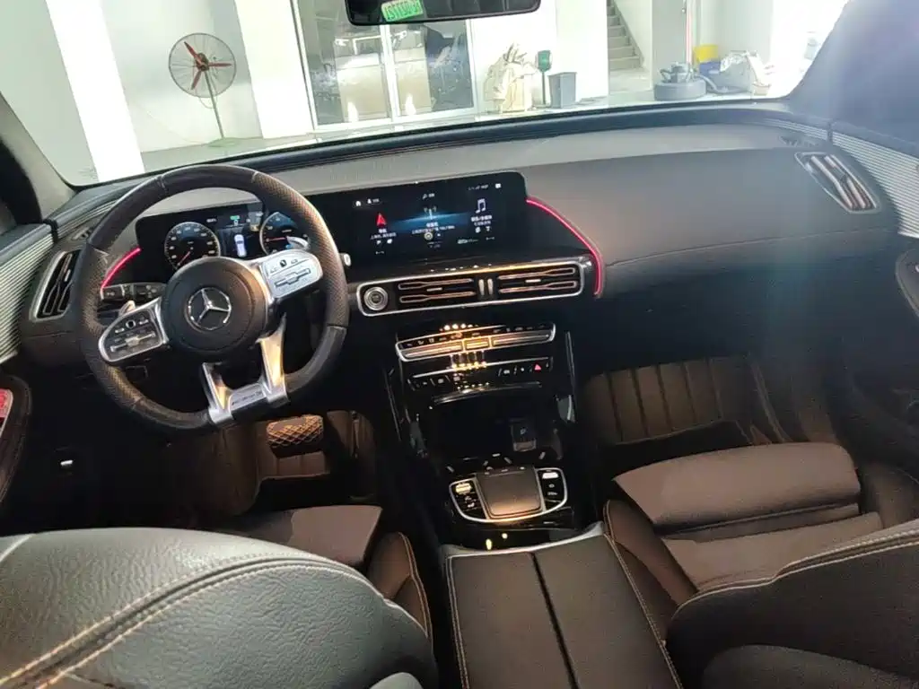 Mercedes-Benz EQC — миниатюра 10