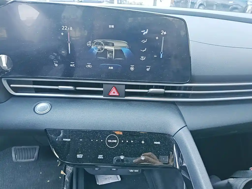 Hyundai Elantra — миниатюра 18