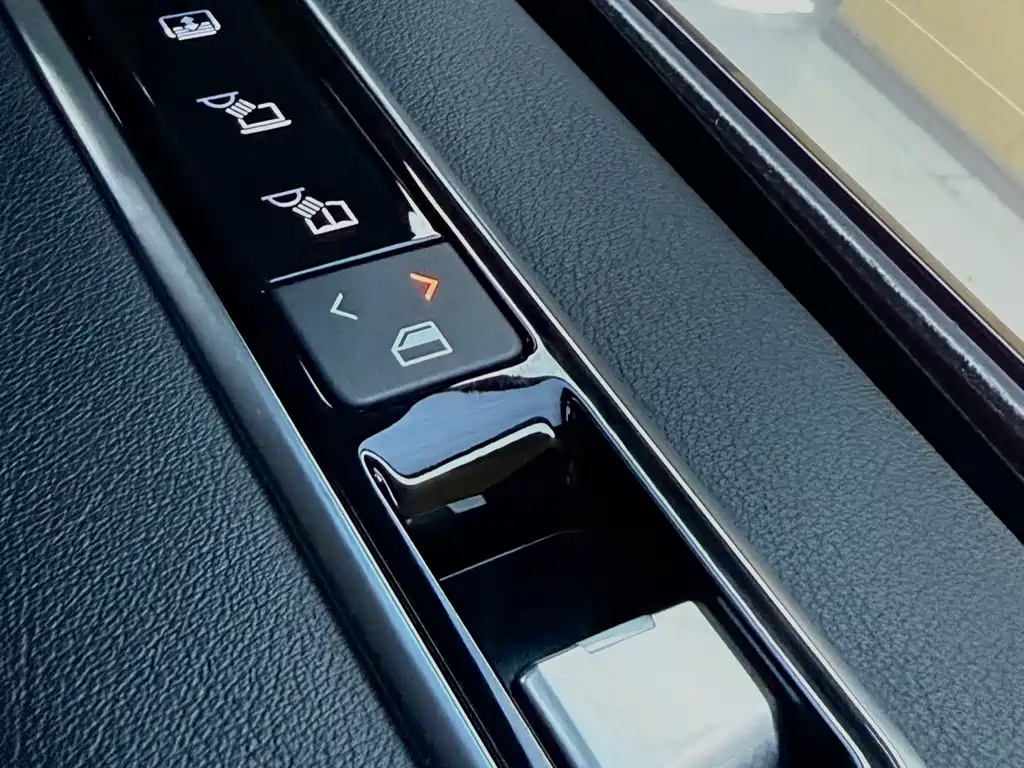 Land Rover Range Rover — миниатюра 15