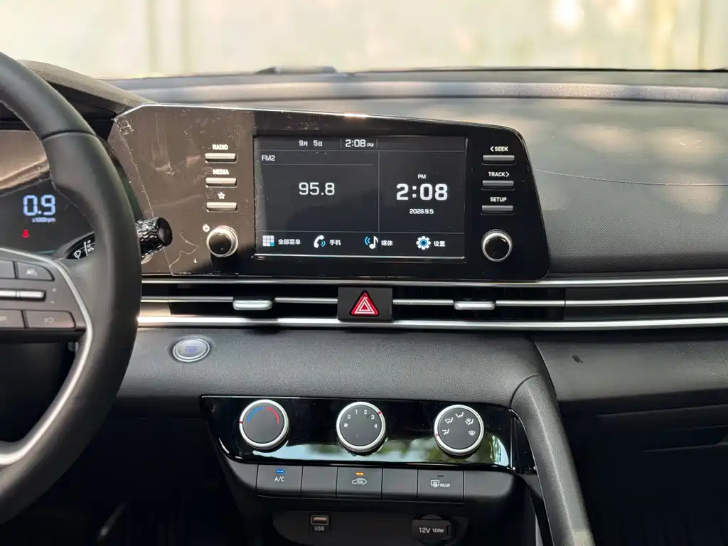 Hyundai Elantra — миниатюра 13