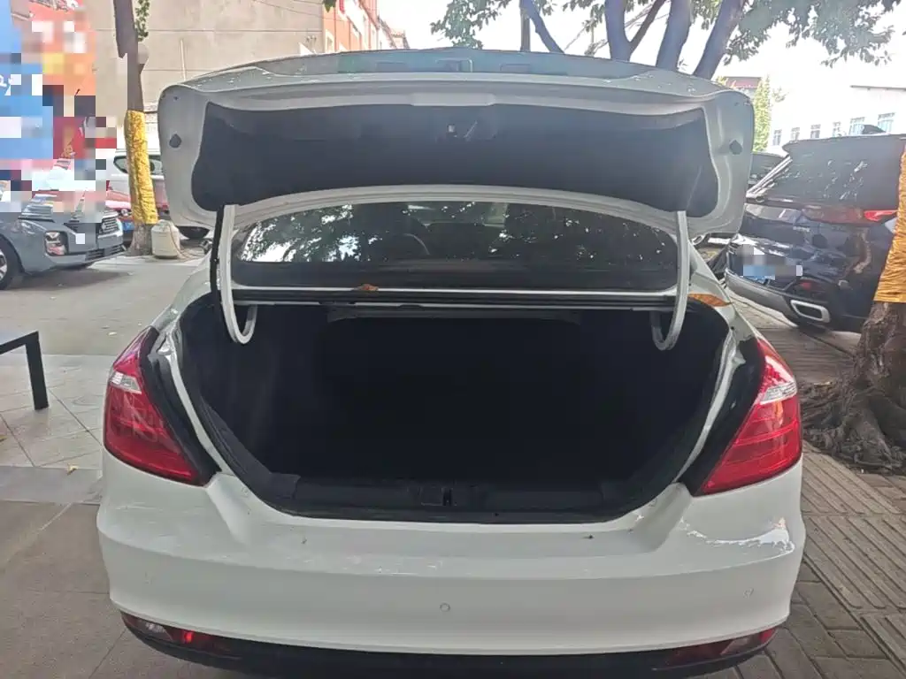Geely Emgrand — миниатюра 19
