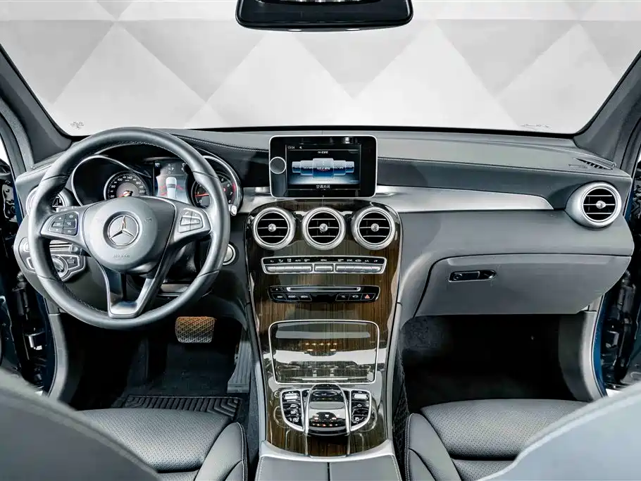 Mercedes-Benz GLC — миниатюра 10
