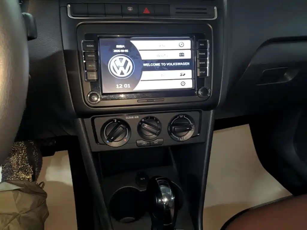 Volkswagen Polo — миниатюра 13