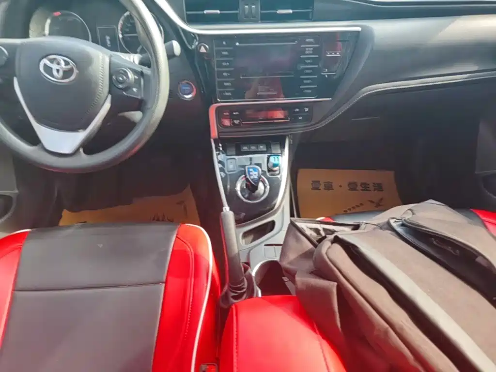 Toyota Corolla Hybrid — миниатюра 14