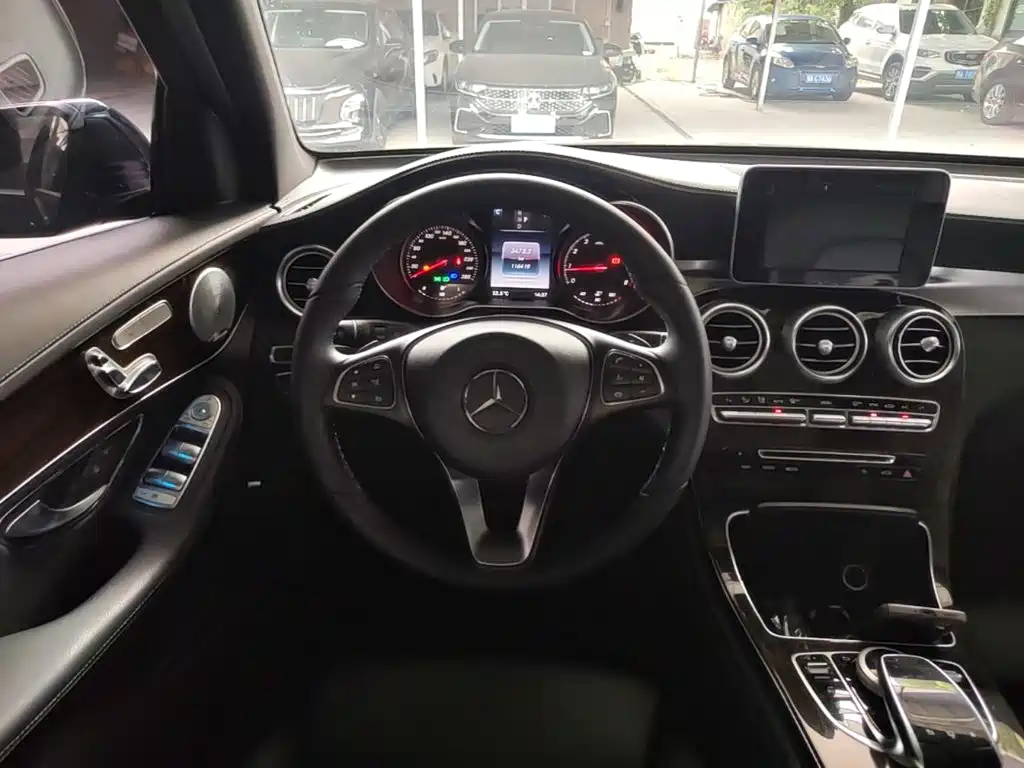 Mercedes-Benz GLC — миниатюра 11