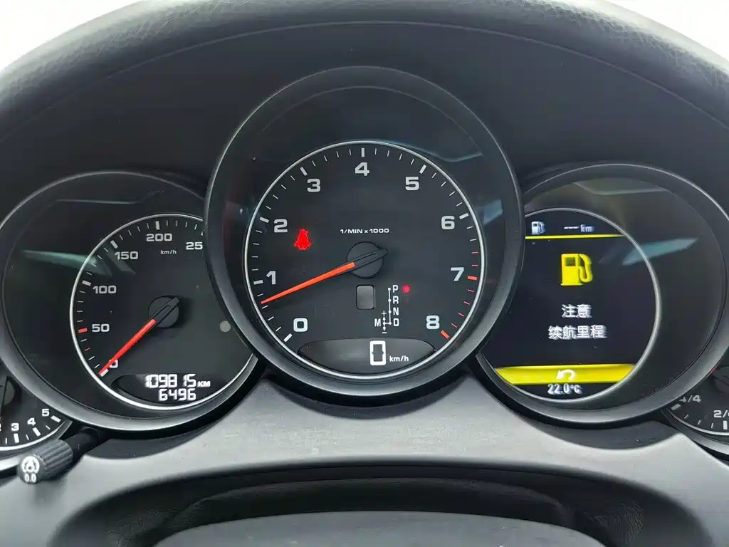 Porsche Cayenne — миниатюра 9