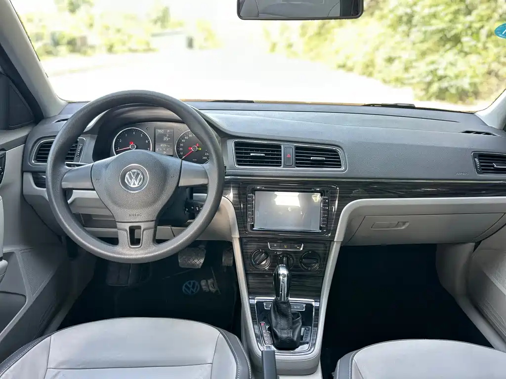 Volkswagen Gran Lavida — миниатюра 7