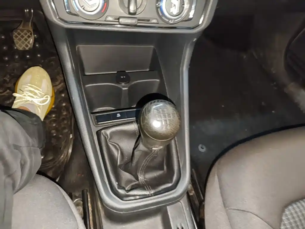 Volkswagen Santana — миниатюра 14